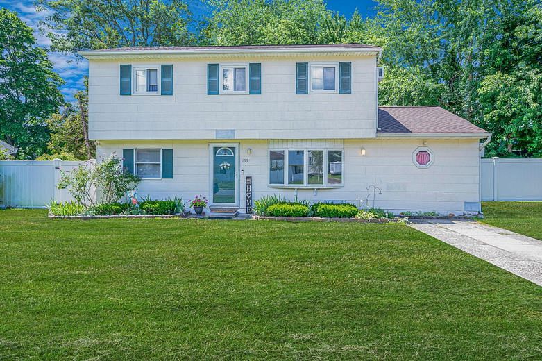155 Stuyvesant Drive