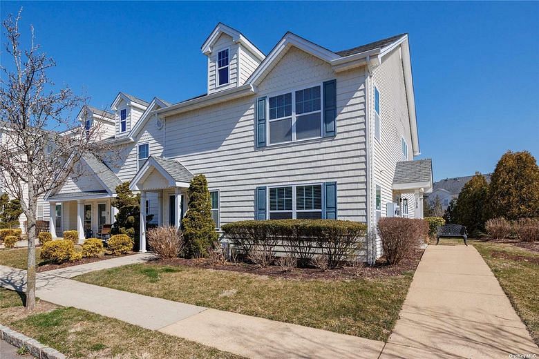 157 Brattle Circle