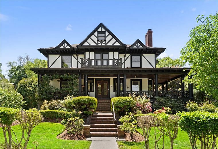 16 Fairview Avenue