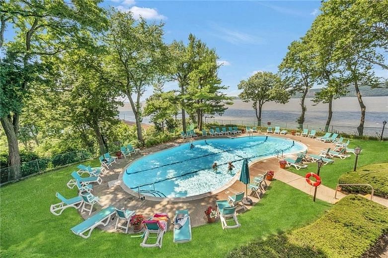 16 Rockledge Avenue #4MM-2