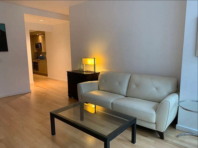 1600 Broadway #11F
