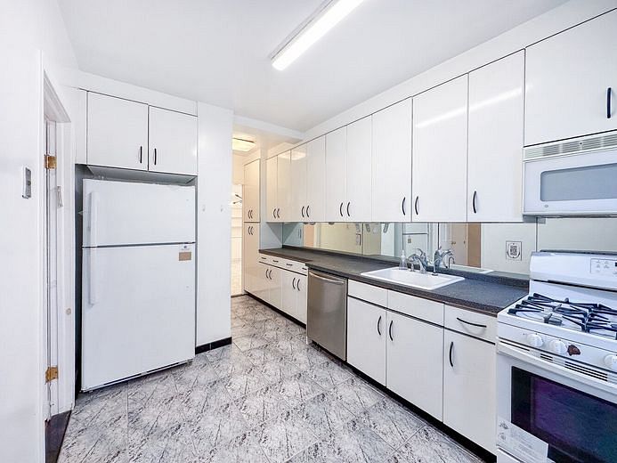 1615 Avenue I #122