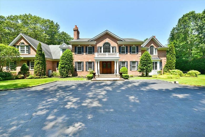 1616 Stewart Lane