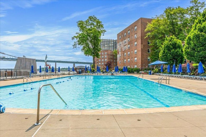 162-01 Powells Cove Boulevard #1J