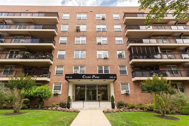 162-41 Powells Cove Boulevard #4K