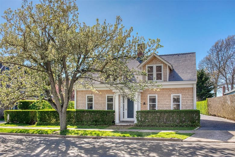 1620 Village Lane