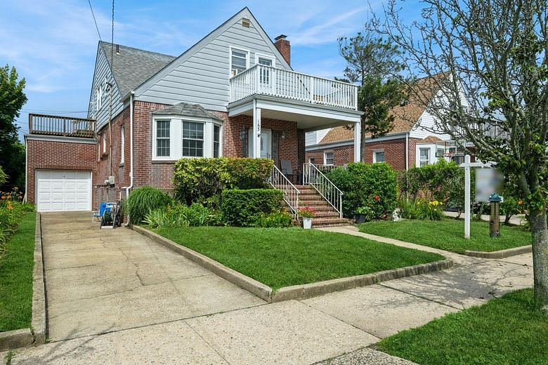 163 Lindell Boulevard