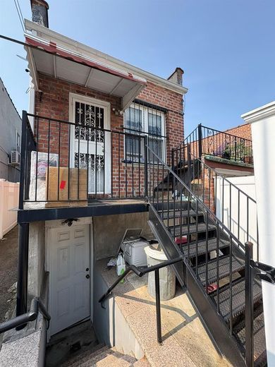 164-22 73rd Ave