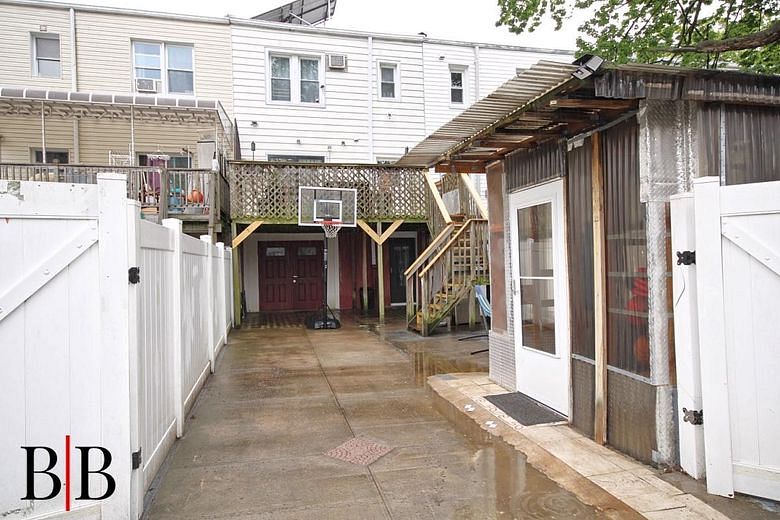 1677 East 34