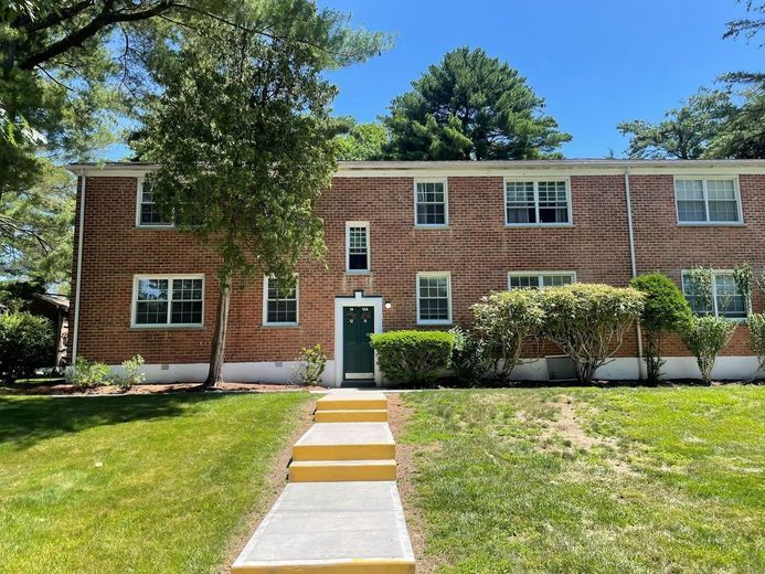 180 Pinewood Drive #11