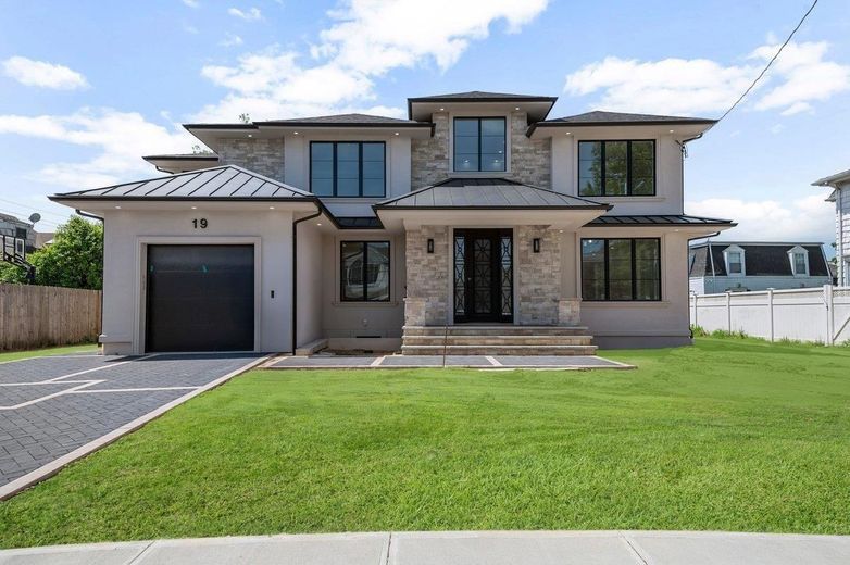 19 Maple Avenue