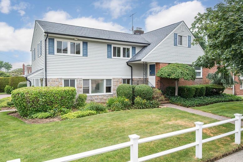 1901 New Hyde Park Road