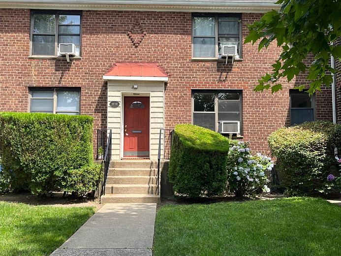 191-09 39 Avenue #164