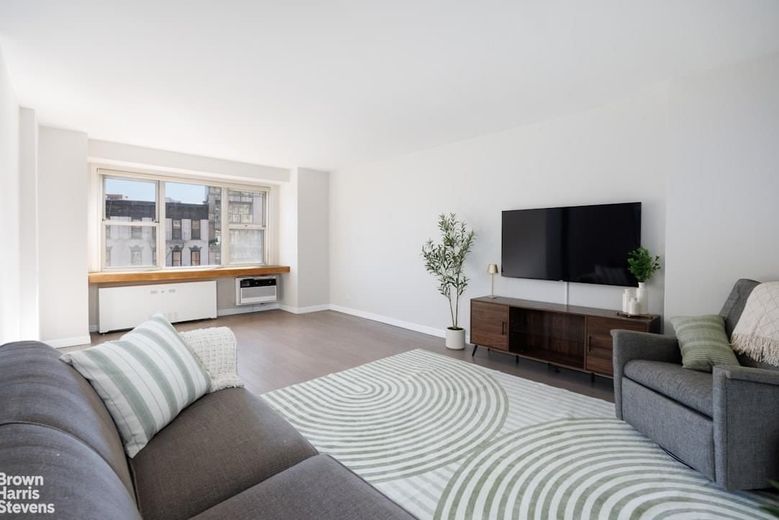 2 Charlton Street #8K