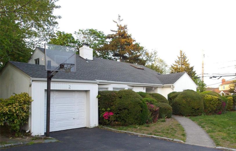 2 Leonard Drive