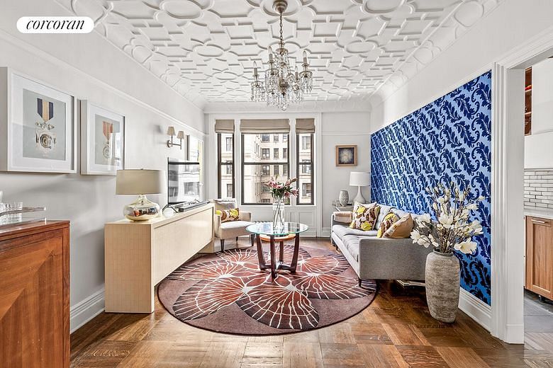 200 West 54th Street #10D
