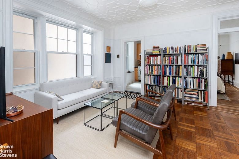 200 West 54th Street #2H