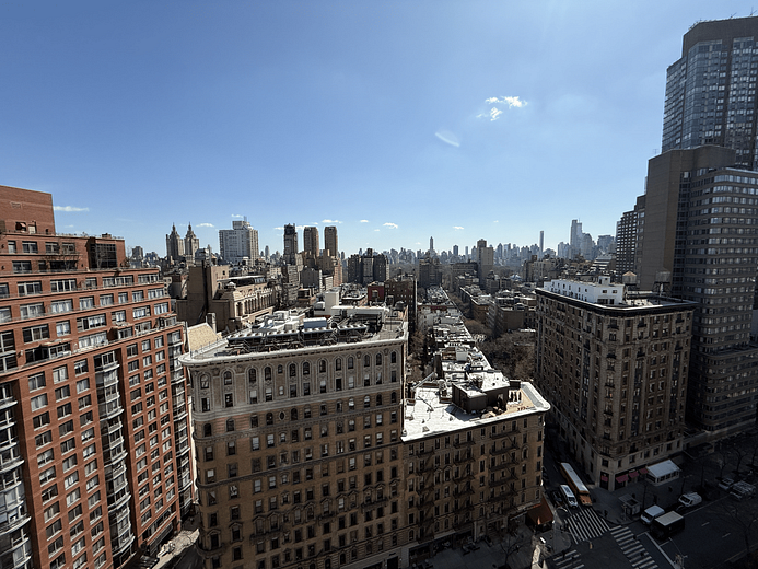 2025 Broadway #23G