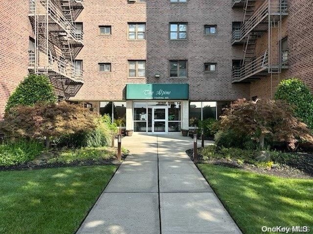 204-15 Foothill Avenue #B 42