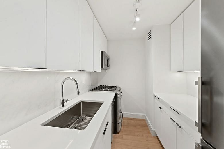 205 West End Avenue #27E