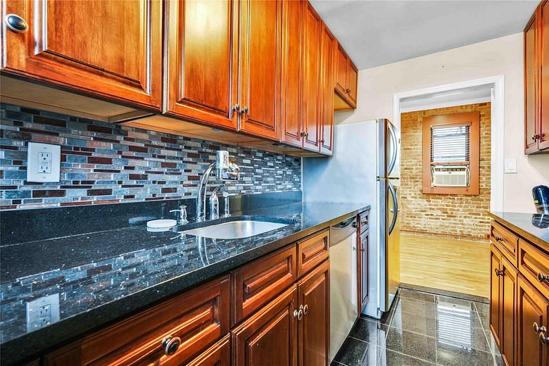 21-58 35 Street #5D