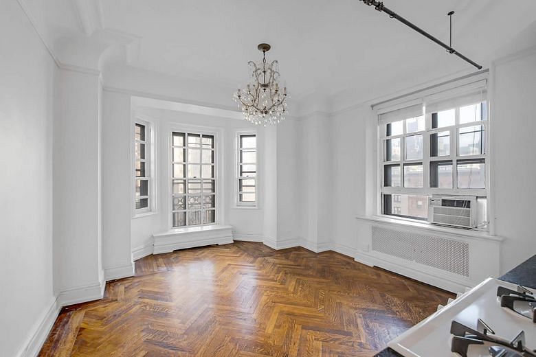 2109 Broadway #810