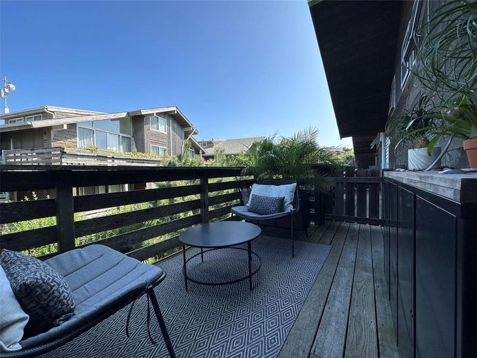 220 Harbor Walk #C220