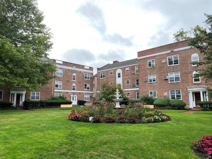 221 Middle Neck Road #H2