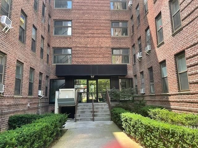 2232 Brigham Street #4E