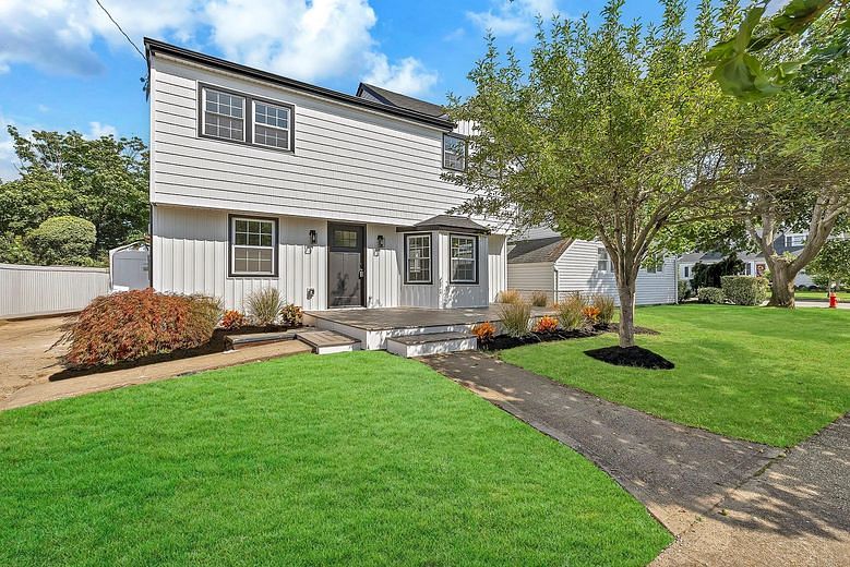 225 Seaford Avenue