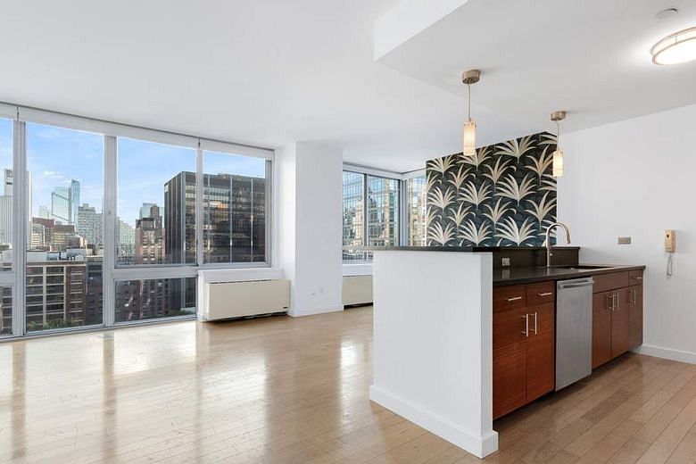 225 West 60th Street #17B