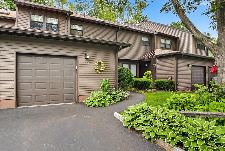 233 Woods Brooke Circle