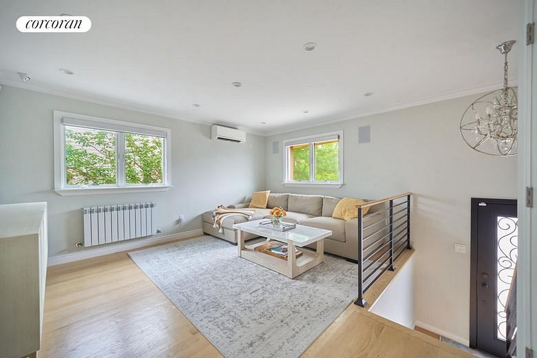 2354 East 71st Street
