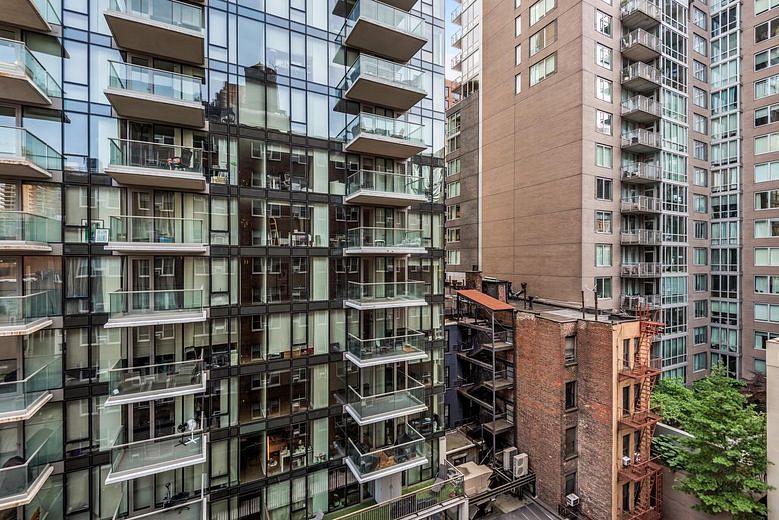 240 East 35th Street #8C