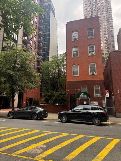242 East 40 street
