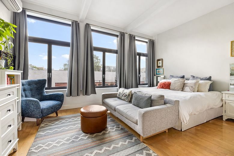 242 South 1st Street #2B