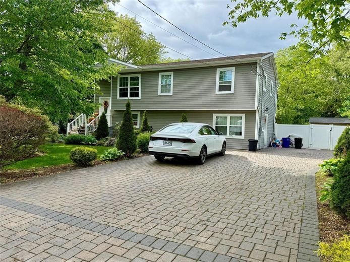 243 Sea Cliff Street