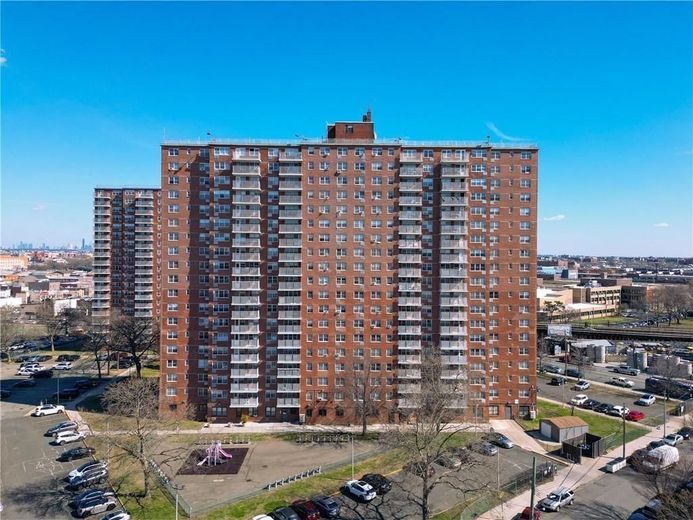 2475 West 16th Street #18G