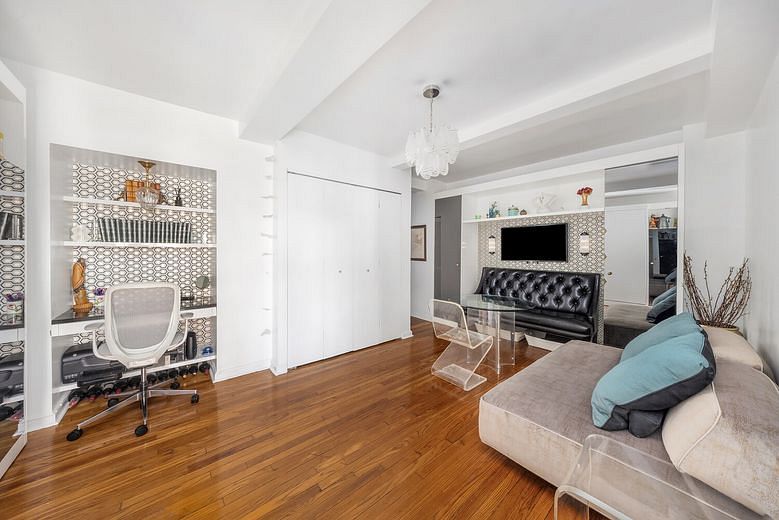 25 Tudor City Place #1309