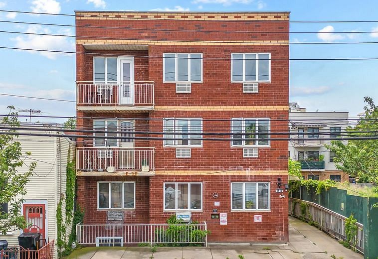 2560 Stillwell Avenue #3A