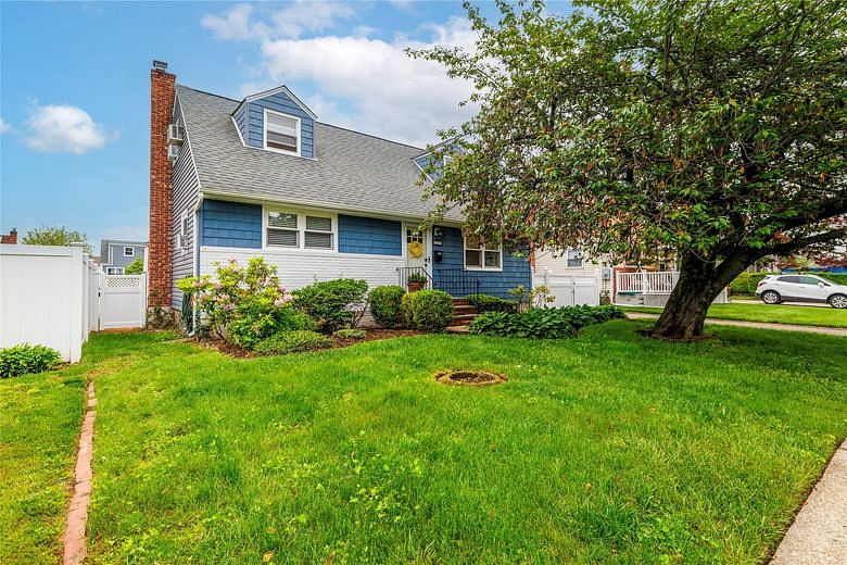 2565 Ashland Place