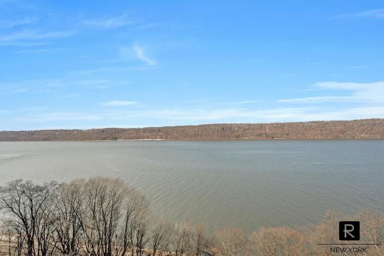 2575 Palisade Avenue #10G