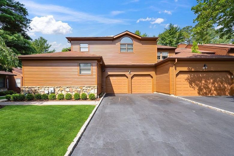 26 Hunt Court