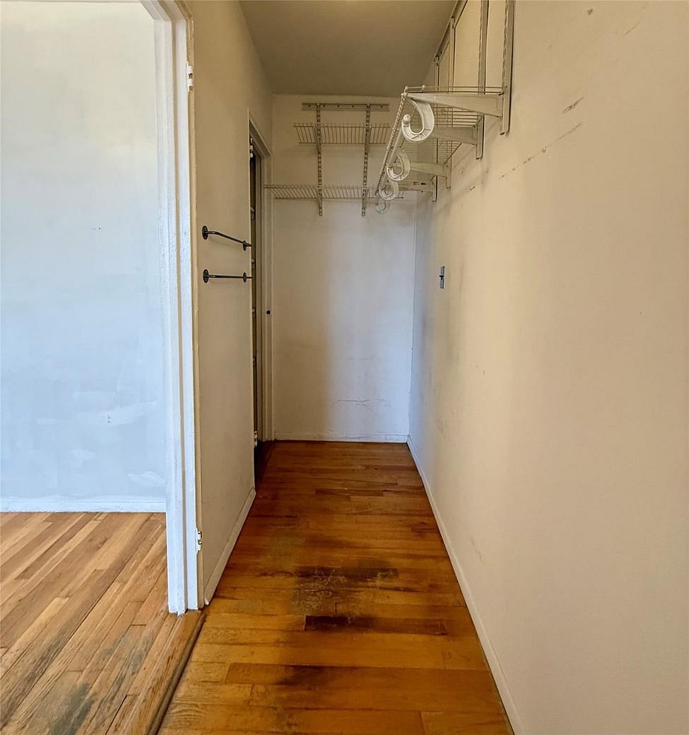 2630 Kingsbridge Terrace #3V