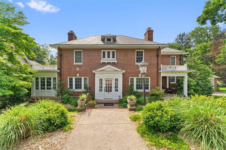 27 Calumet Avenue