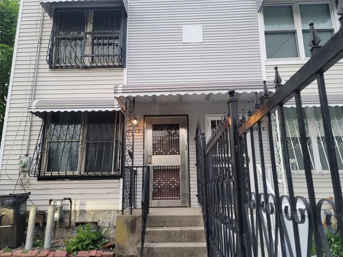 2813 W 30th Street