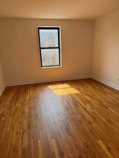 282 East 35th Street #4W