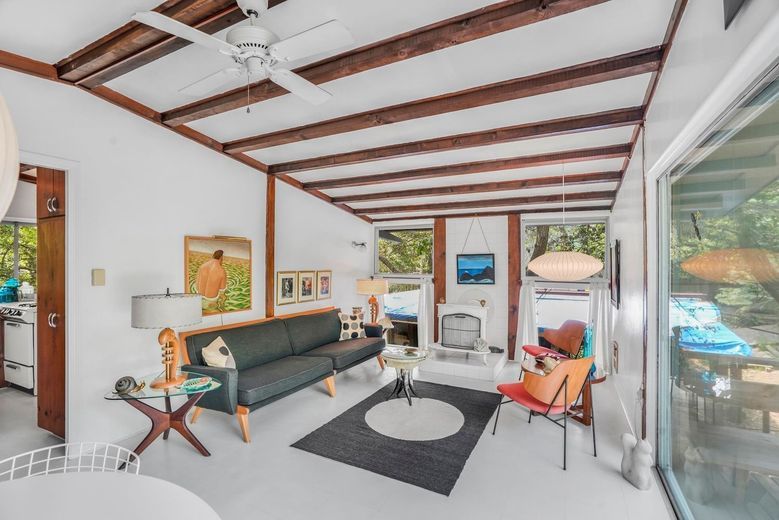284 Bay Walk