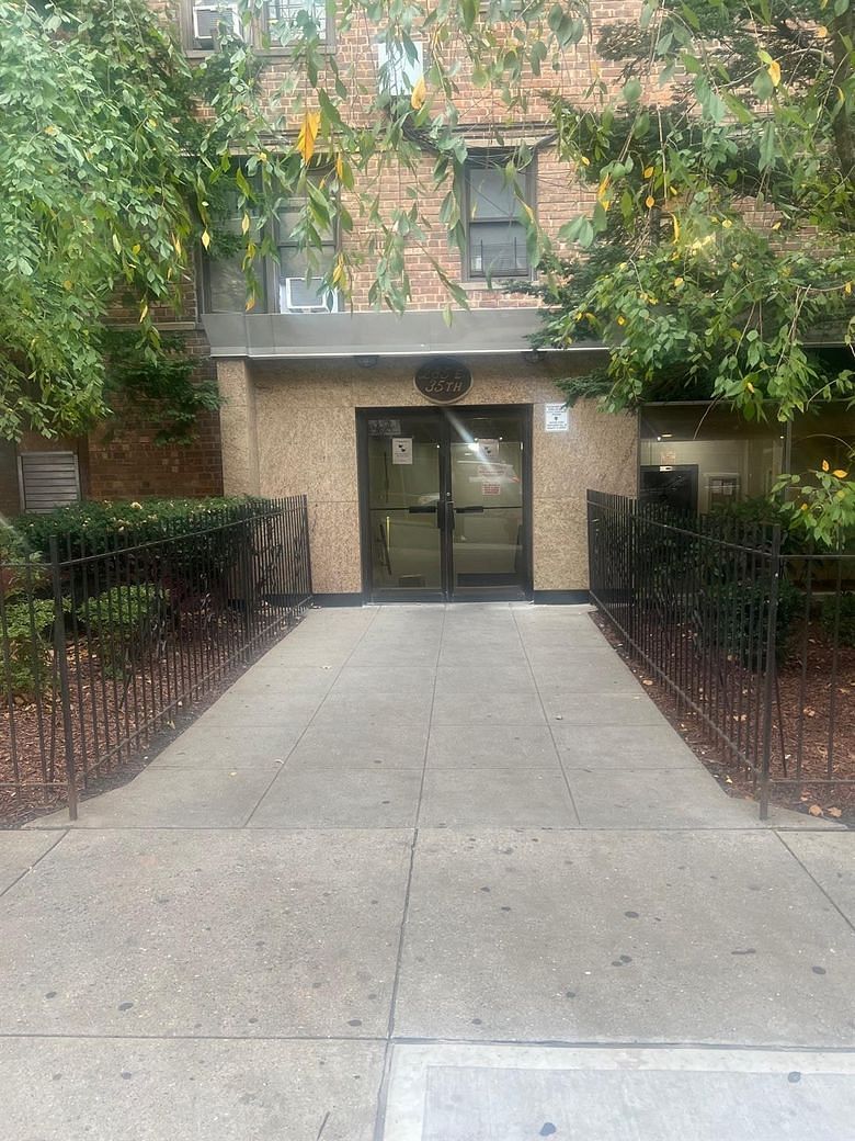 285 E 35 Street #2D
