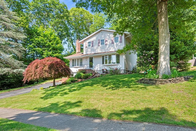 29 Ravenwood Drive
